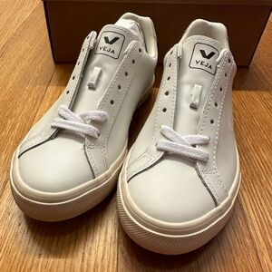 NWT Vera Esplar Leather Sneakers in White Leather